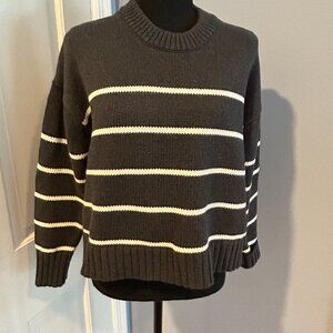 Quince Organic Cotton Striped Cropped Crew, Grey with white stripes, Medium